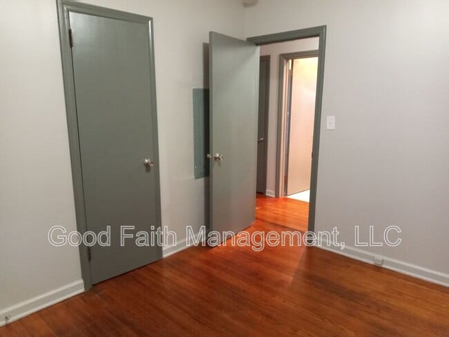 Building Photo - 3105 Old Louisville Rd