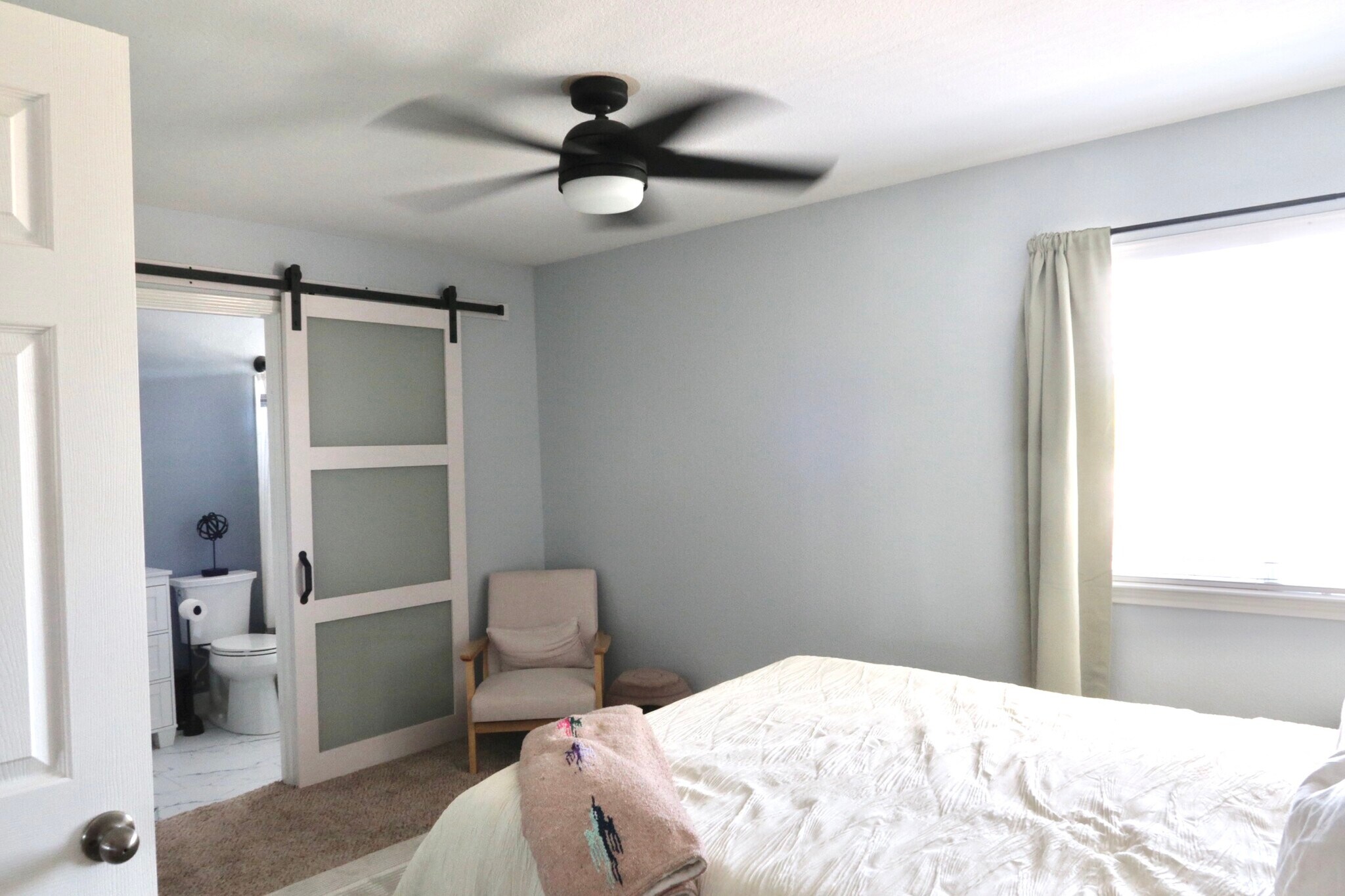 Primary bedroom - 500 Rolling Oak Dr