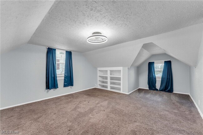 Building Photo - 19205 Pasnow Ave