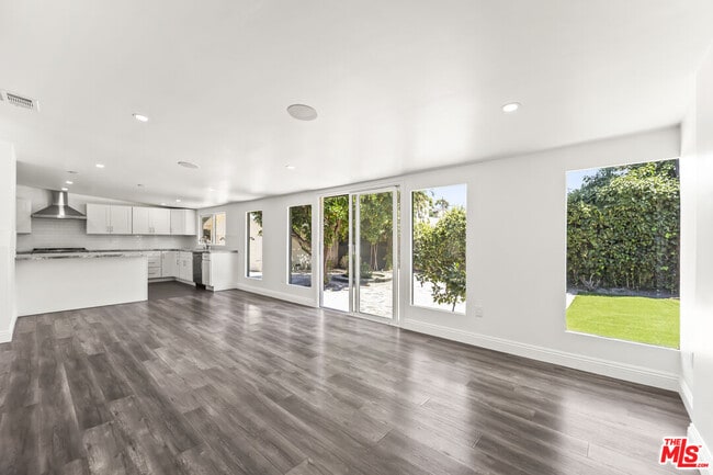 Building Photo - 23046 Leonora Dr