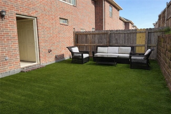 Building Photo - 114 Forest Dr Loop