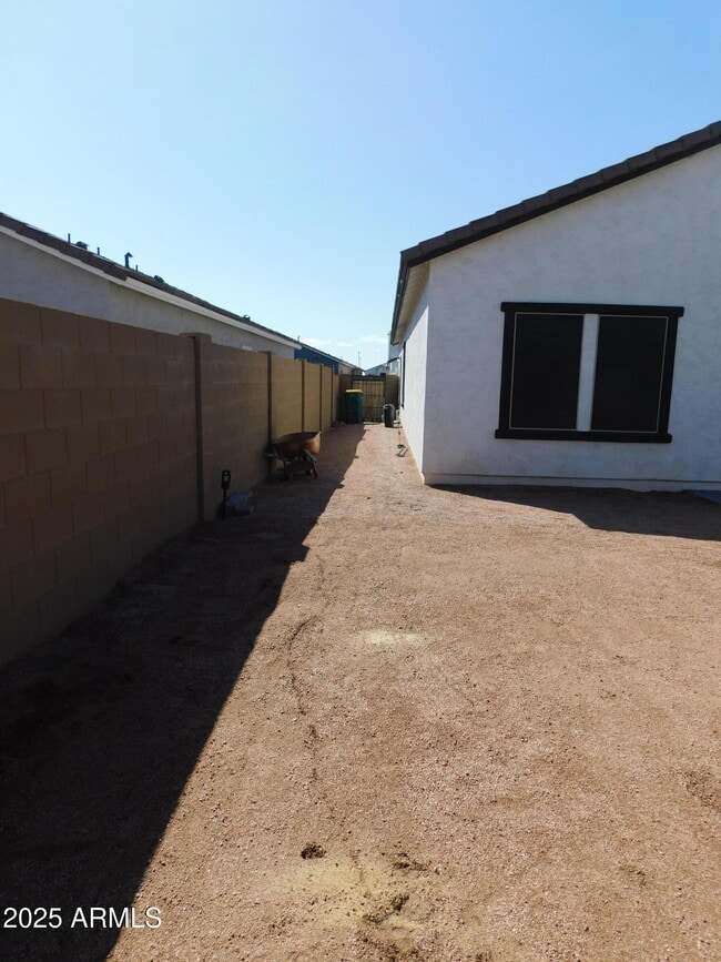 Building Photo - 42510 W Vincent Dr