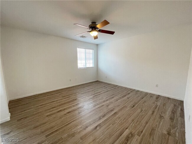 Building Photo - 9758 W Hanover Grove Ave