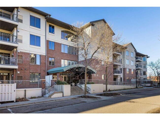 Building Photo - 5250 Grandview Square