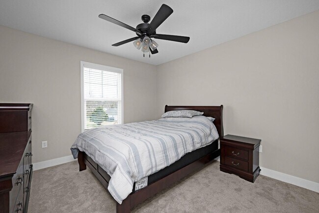 Building Photo - 204 Hunter Ln