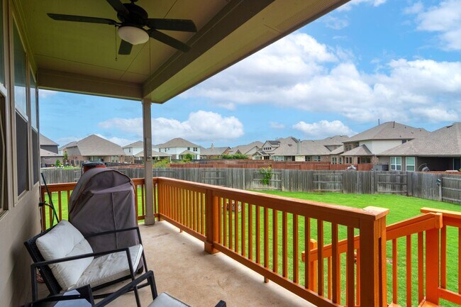 Building Photo - 501 Sixpence Ln