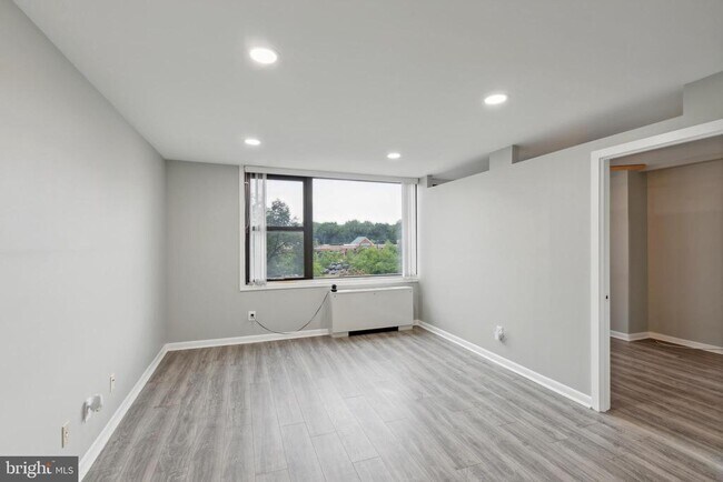 Building Photo - 4600 Duke St