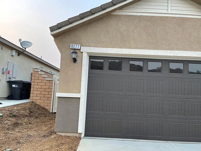 Building Photo - 8277 Country Mile Ln