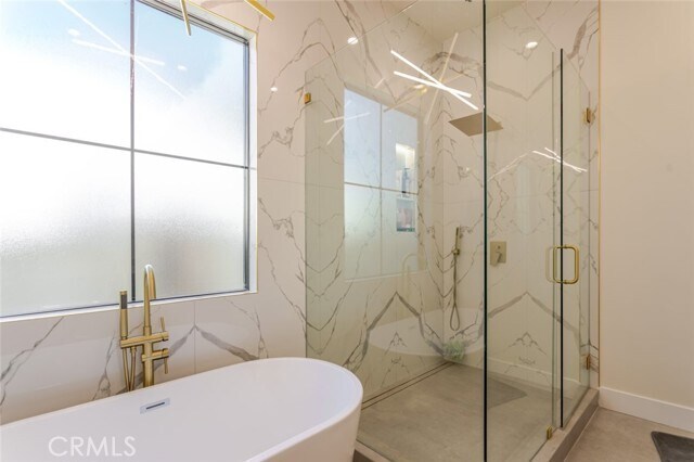 Building Photo - 7714 Lasaine Ave