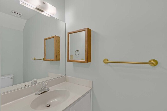 Building Photo - 119 Barfleur Pl