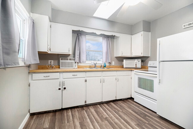 Building Photo - 13185 E Old US Hwy 12