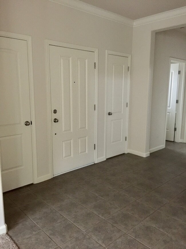 Building Photo - Townhouse in the Villages at Shasta View G...