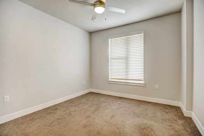 Building Photo - 2724 Treble Ln