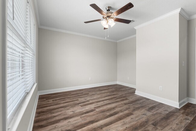 Building Photo - Latitude 32