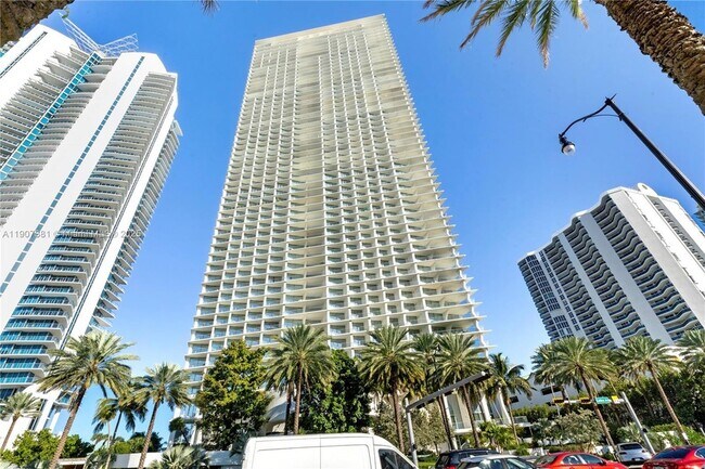 Building Photo - 16901 Collins Ave