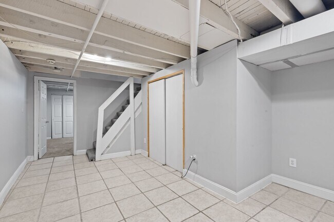 Building Photo - Beautiful 3 bedroom 3 bathroom townhouse in Federal Hill