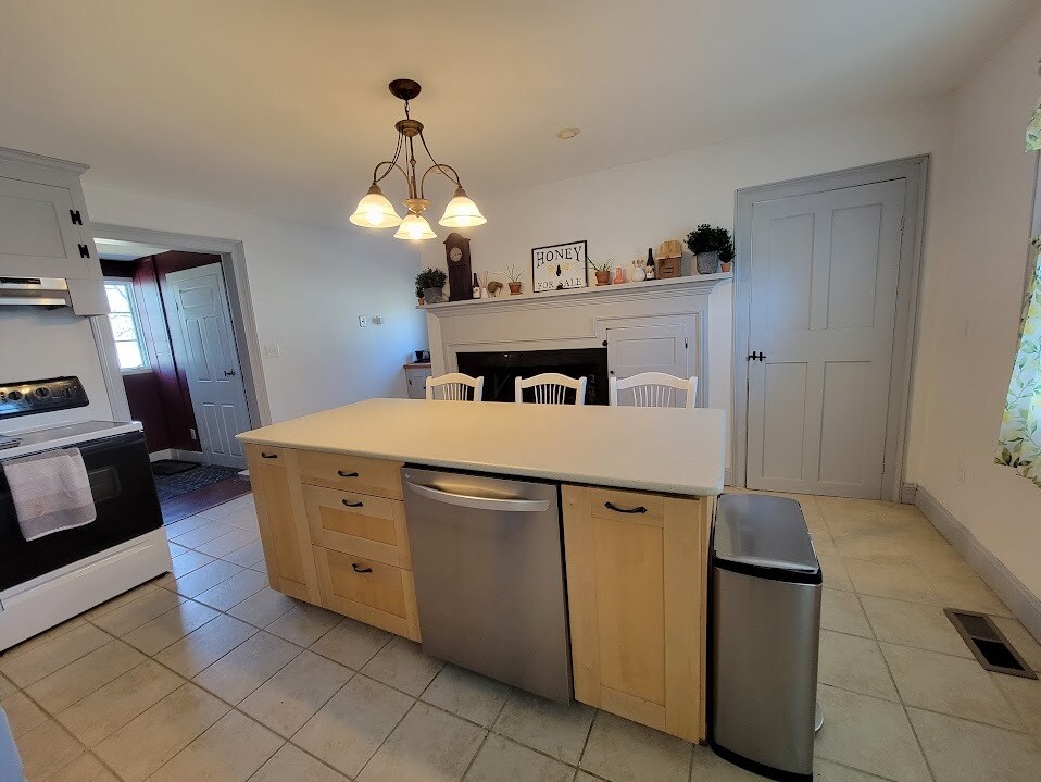 Building Photo - 189 Danielson Pike