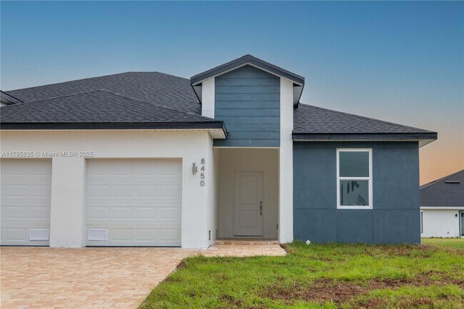 Building Photo - 8450 Dinnano St