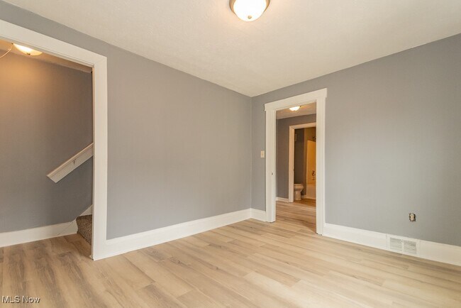 Building Photo - 3724 W 41st St