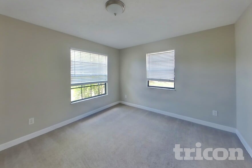 Building Photo - 23515 Shining Star Dr