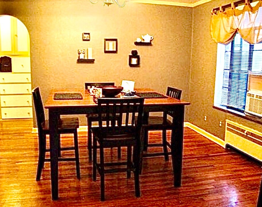 Building Photo - 735 Lincolnway E