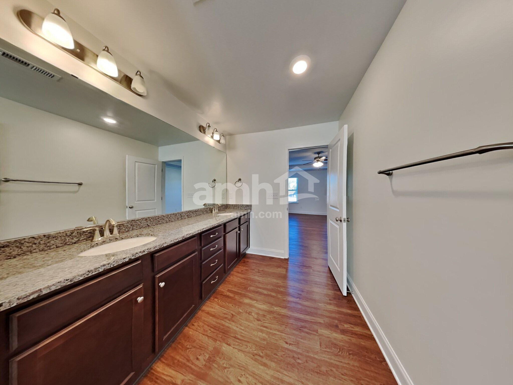 Building Photo - 145 Twin River Dr