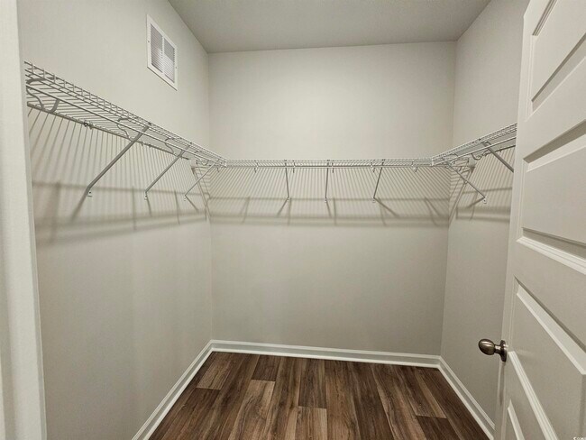 Building Photo - 2100 Northwest Dr