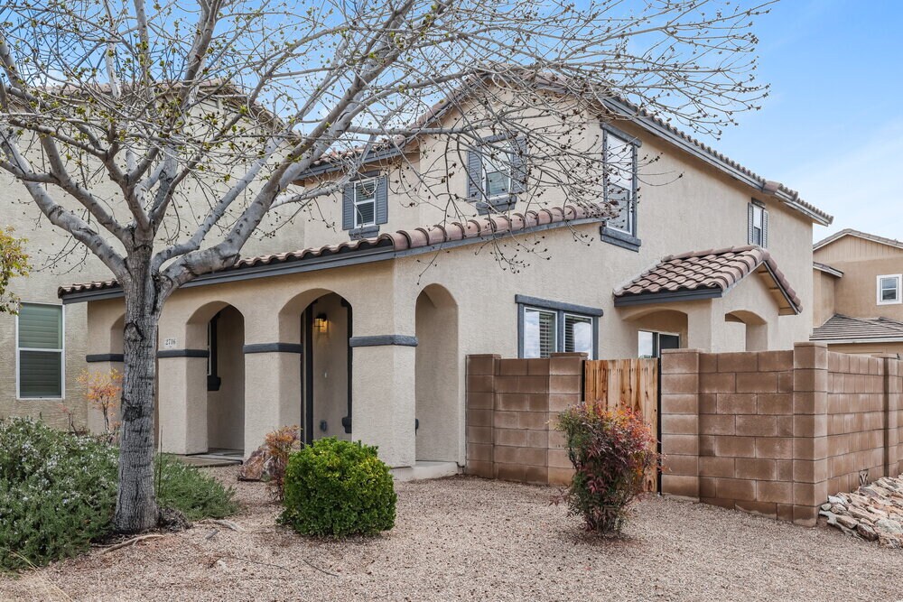 Building Photo - 2716 N Saramano Ln