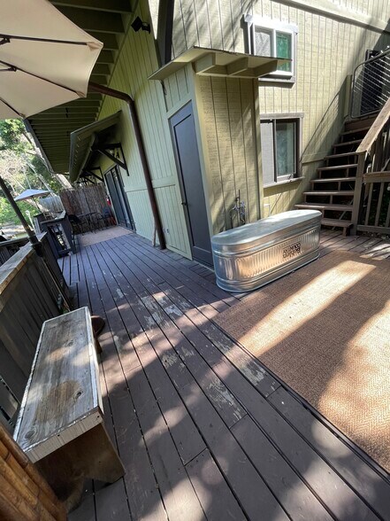 Building Photo - 754 Old Topanga Canyon Rd