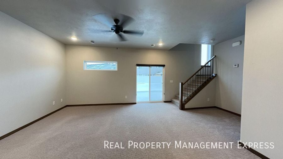 Building Photo - Modern Luxury: 3BR Townhome with Stylish Finishes, Spacious Interiors, and Attached Garage