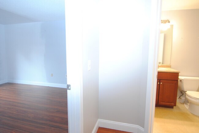 Building Photo - 108 Eastern Ave