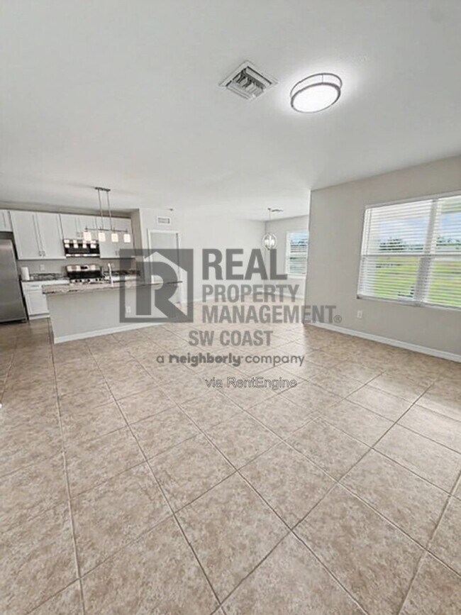 Building Photo - 7317 Mikasa Dr