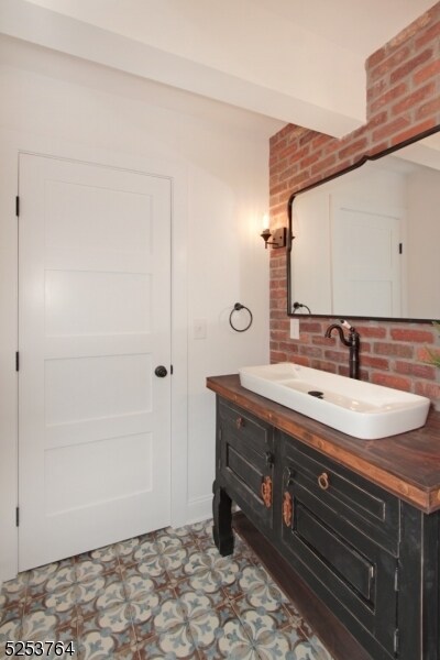 Building Photo - 378 Claremont Ave