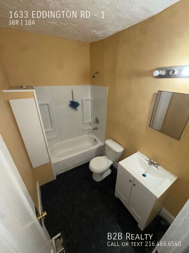 Building Photo - 1633 Eddington Rd