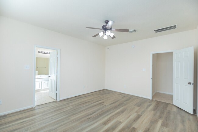 Building Photo - 7427 Boerne Creek Dr