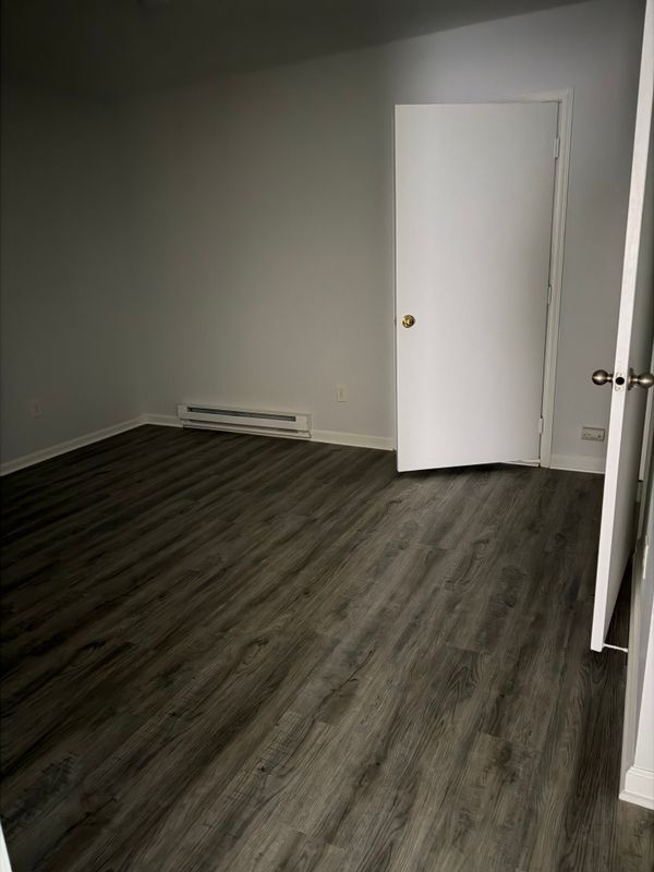 Building Photo - 9492 Linden Rd