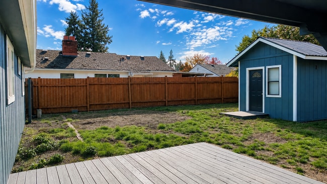 Building Photo - Renovated 3-Bedroom Home with Fenced Yard, Fireplace & In-Unit Laundry