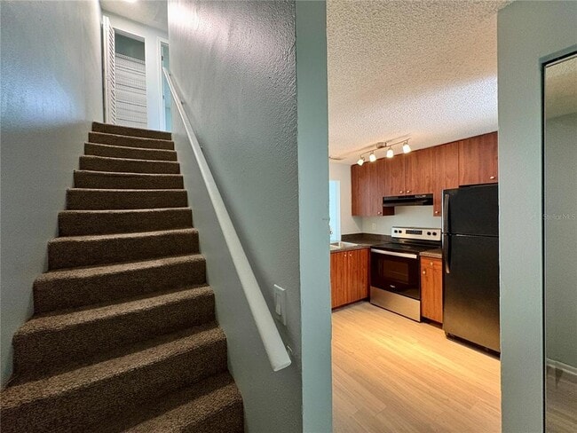 Building Photo - 408 57th Ave Dr E