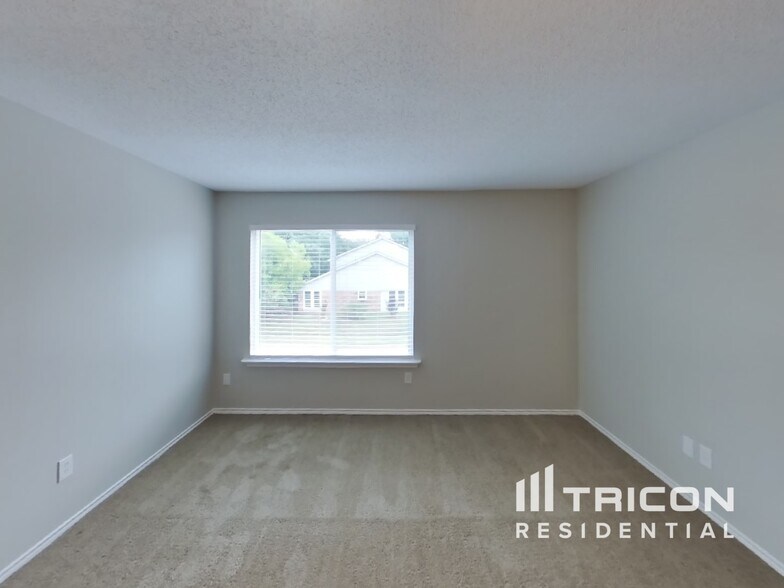 Building Photo - 4219 Glen Springs Dr