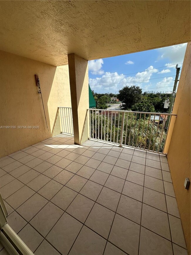 Building Photo - 814 NW 36th Ave