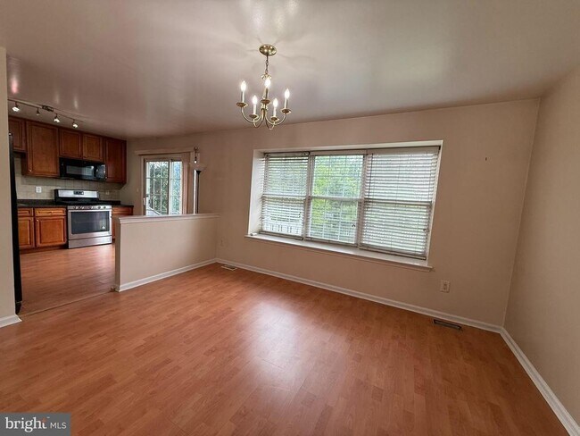 Building Photo - 2605 Gramercy Way