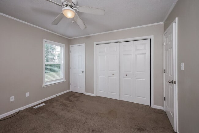 Building Photo - 127 Agin Way