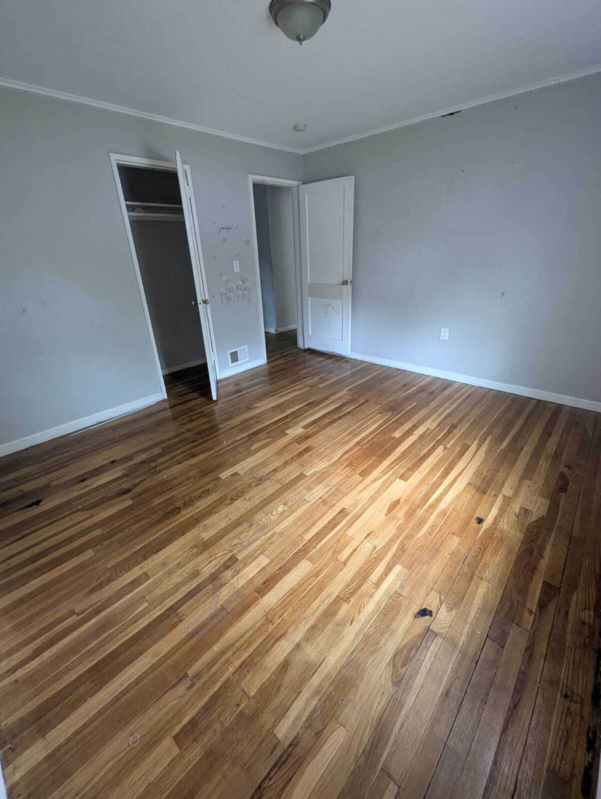 Building Photo - 585 Woodin St