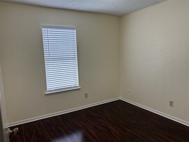Building Photo - 12400 Brookglade Cir