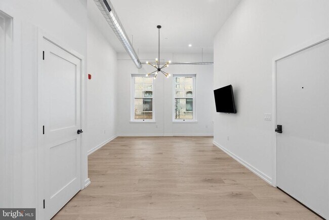 Building Photo - 1232 Chancellor St