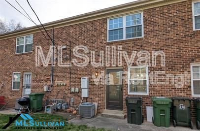 Building Photo - 1002 Willow Dr