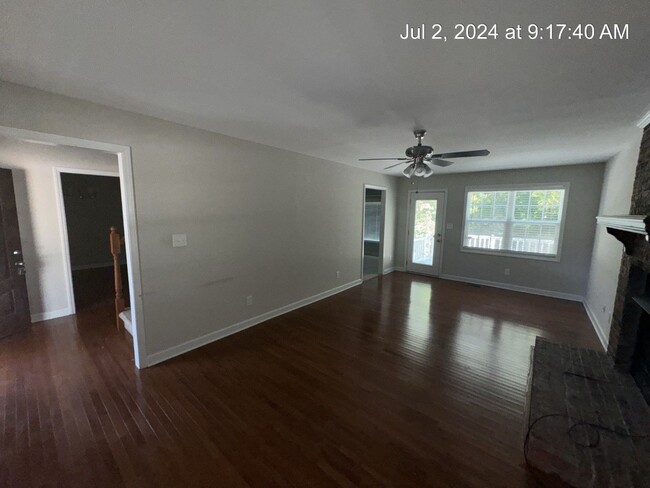 Building Photo - 6080 Lakeway Drive