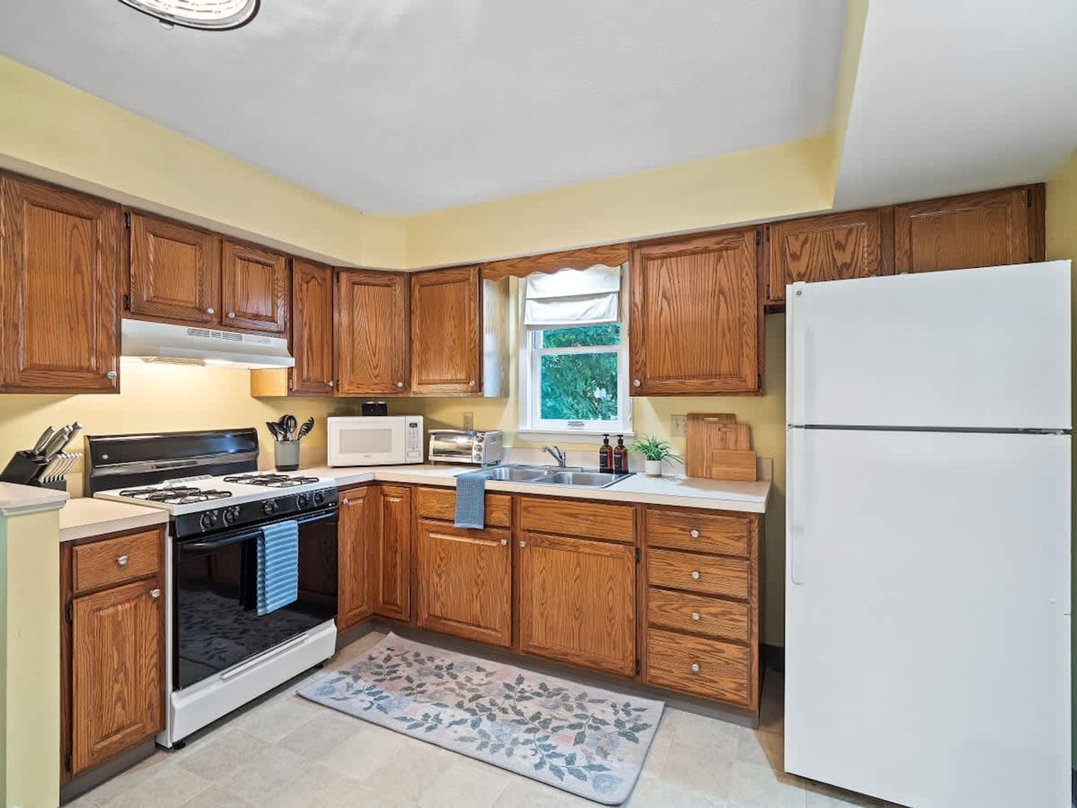 Building Photo - 681 Washington St