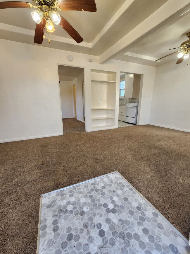 Building Photo - 4220