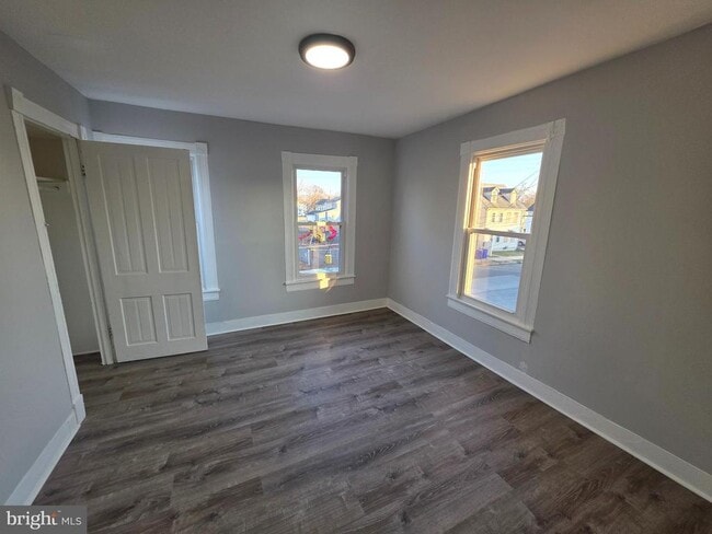 Building Photo - 110 N 4th St.